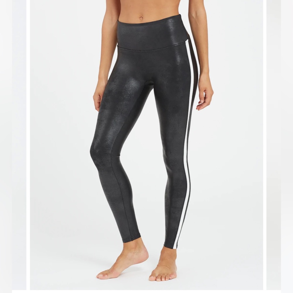 SPANX EUC faux Leather Side Stripe Legging size Medium